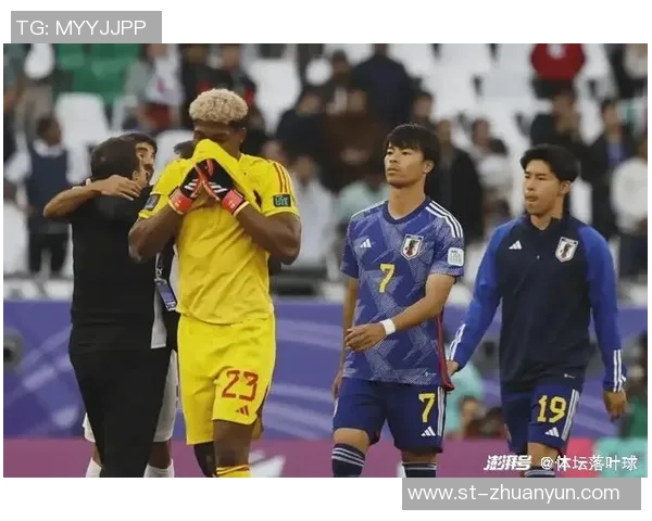 足球明星出行时保镖的身份揭秘及其背后的故事分析