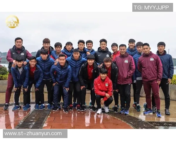 足球明星的青春足迹与梦想追逐毕业纪念册 足球明星的青春足迹与梦想追逐毕业纪念册